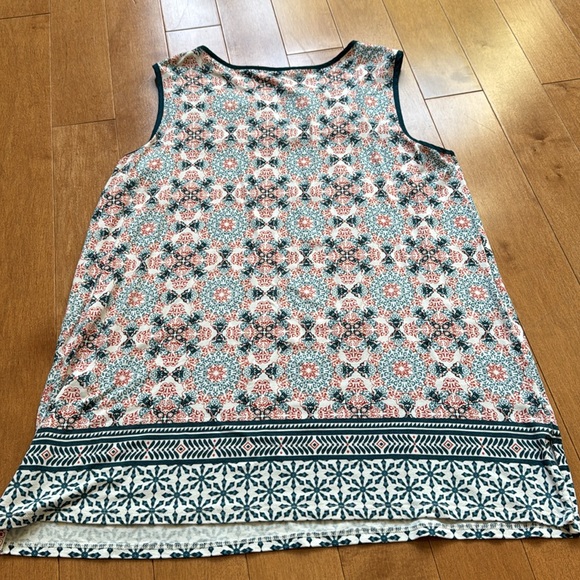 Lila Rose Top in Medium - Picture 6 of 6